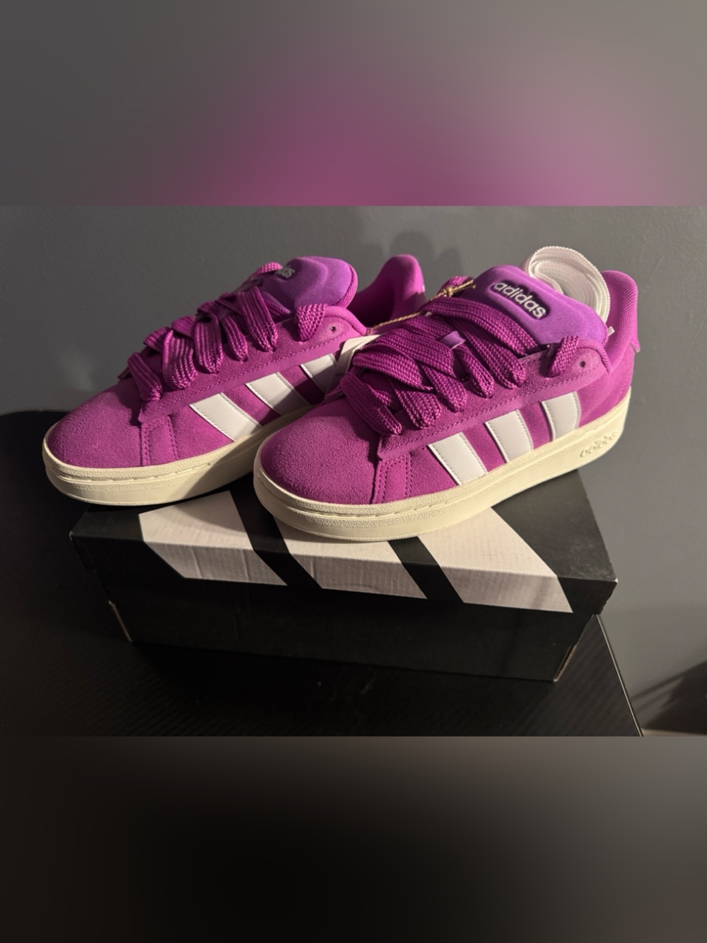 Women’s adidas Grand Court Alpha 00s with White Stripes. Double set of laces